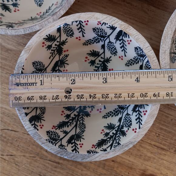 Creative Co-op Pine & Holly Mango Wood Bowl - Picture 10 of 11